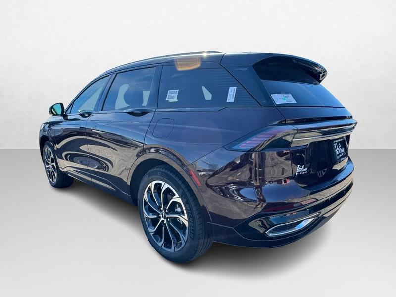new 2025 Lincoln Nautilus car, priced at $63,455