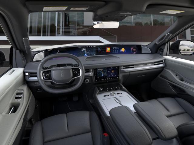 new 2025 Lincoln Navigator car, priced at $105,985