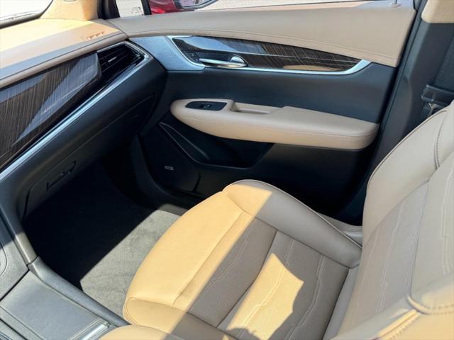 used 2025 Cadillac XT6 car, priced at $57,215