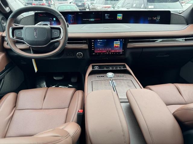 new 2025 Lincoln Navigator car, priced at $108,790
