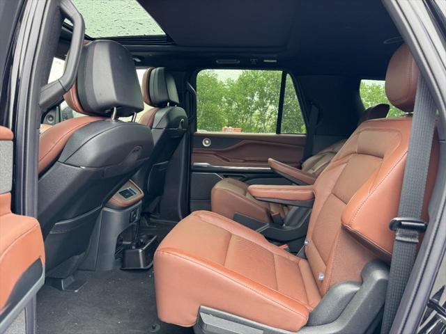new 2025 Lincoln Navigator car, priced at $108,790