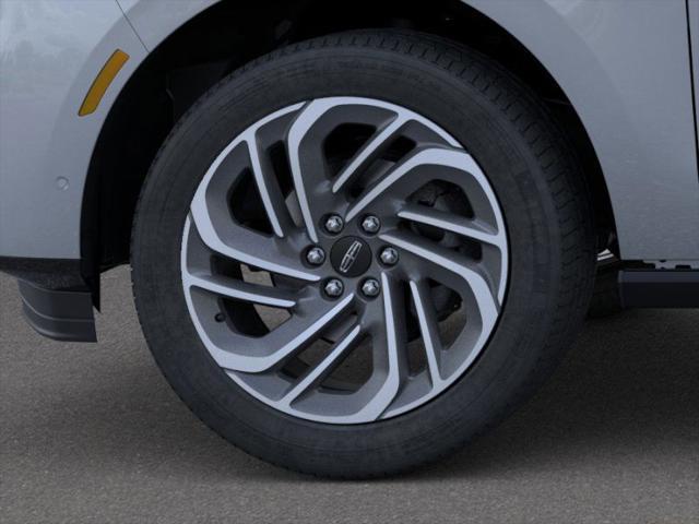 new 2025 Lincoln Navigator car, priced at $105,975