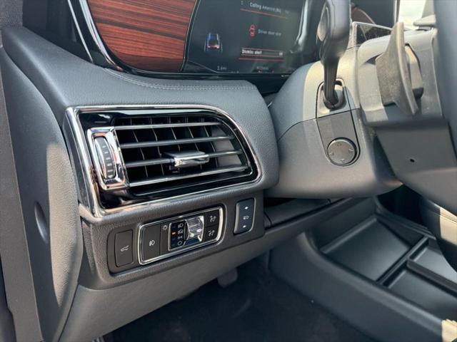 new 2024 Lincoln Navigator car, priced at $99,588