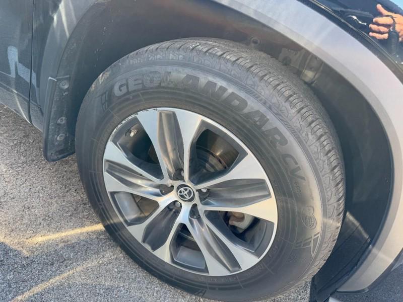 used 2022 Toyota Highlander car, priced at $31,995