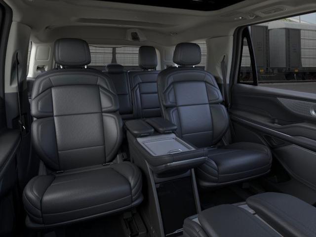 new 2025 Lincoln Navigator car, priced at $106,675