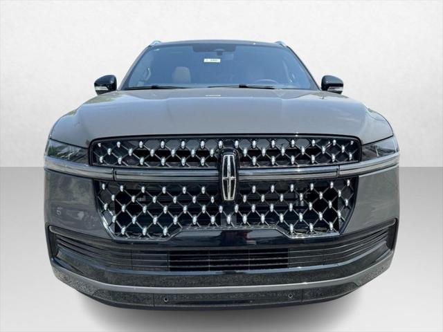 new 2025 Lincoln Navigator car, priced at $123,730