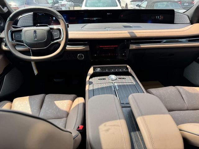new 2025 Lincoln Navigator car, priced at $123,730