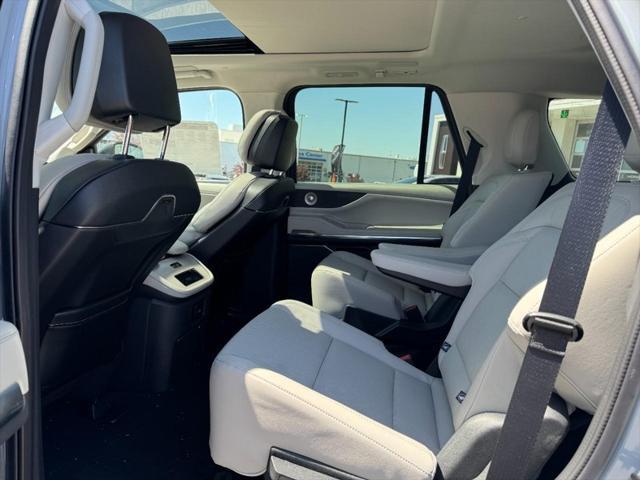 new 2025 Lincoln Navigator car, priced at $102,985