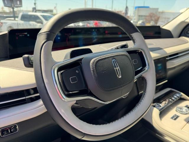 new 2025 Lincoln Navigator car, priced at $102,985