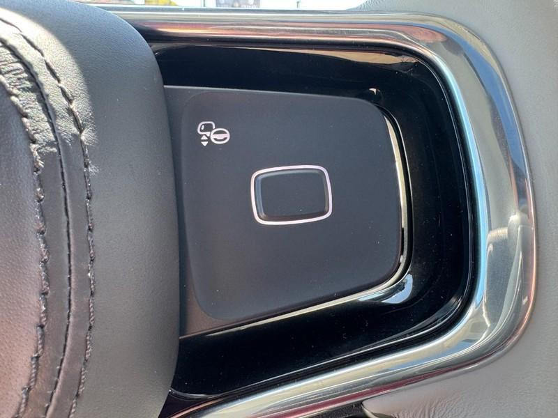 new 2025 Lincoln Navigator car, priced at $102,985