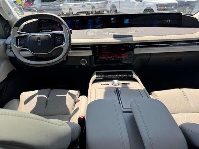 new 2025 Lincoln Navigator car, priced at $102,985