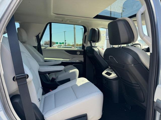 new 2025 Lincoln Navigator car, priced at $102,985