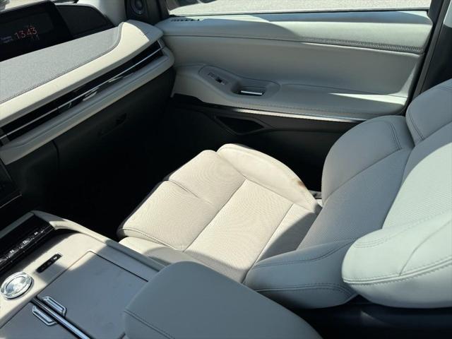new 2025 Lincoln Navigator car, priced at $102,985