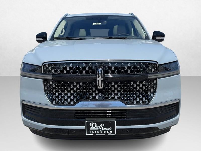 new 2025 Lincoln Navigator car, priced at $102,985