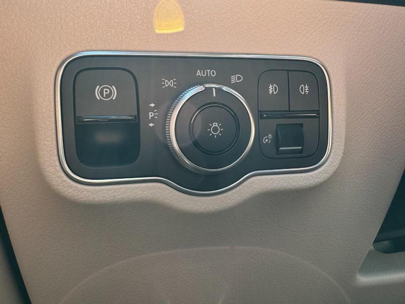 used 2021 Mercedes-Benz GLB 250 car, priced at $23,995