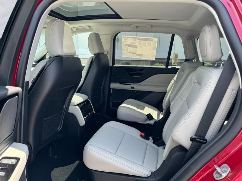new 2025 Lincoln Aviator car, priced at $64,440
