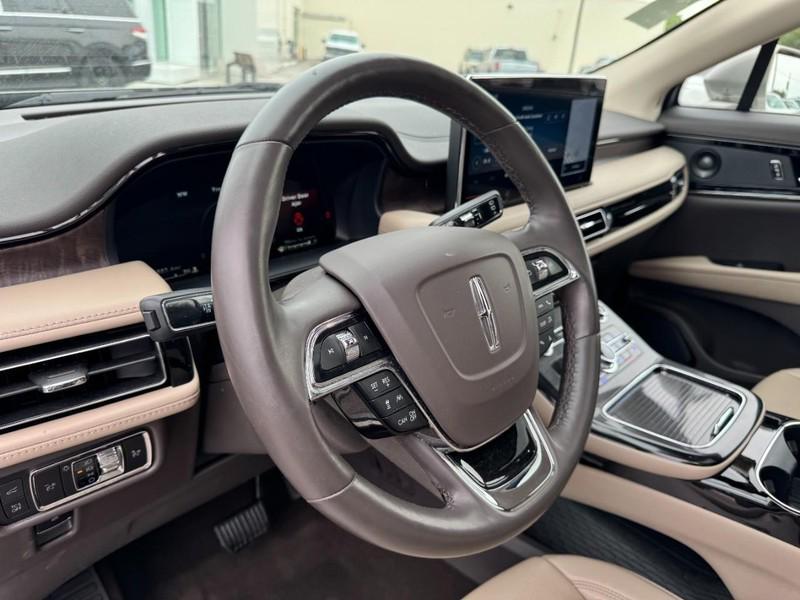 used 2023 Lincoln Nautilus car, priced at $44,000
