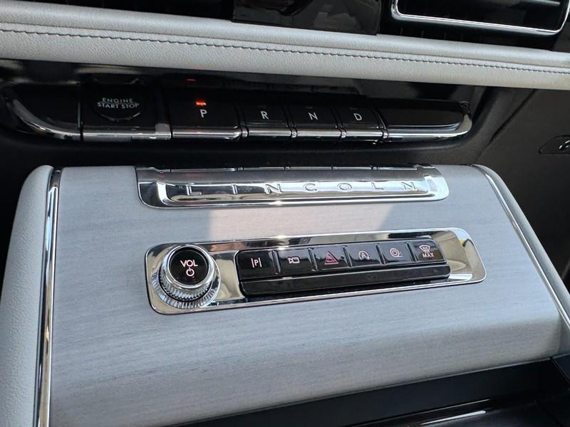 new 2025 Lincoln Aviator car, priced at $75,645