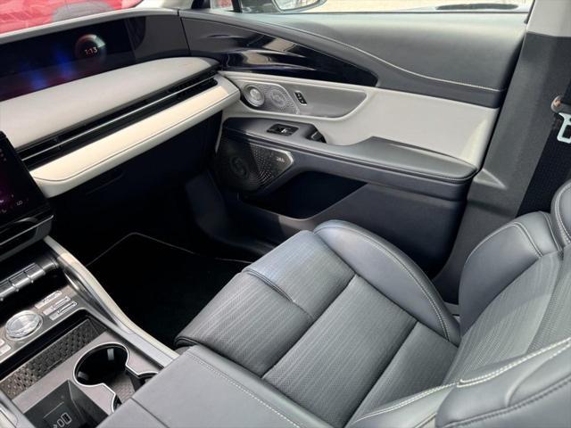 used 2024 Lincoln Nautilus car, priced at $53,822