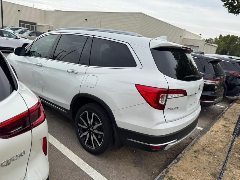 used 2022 Honda Pilot car, priced at $38,995