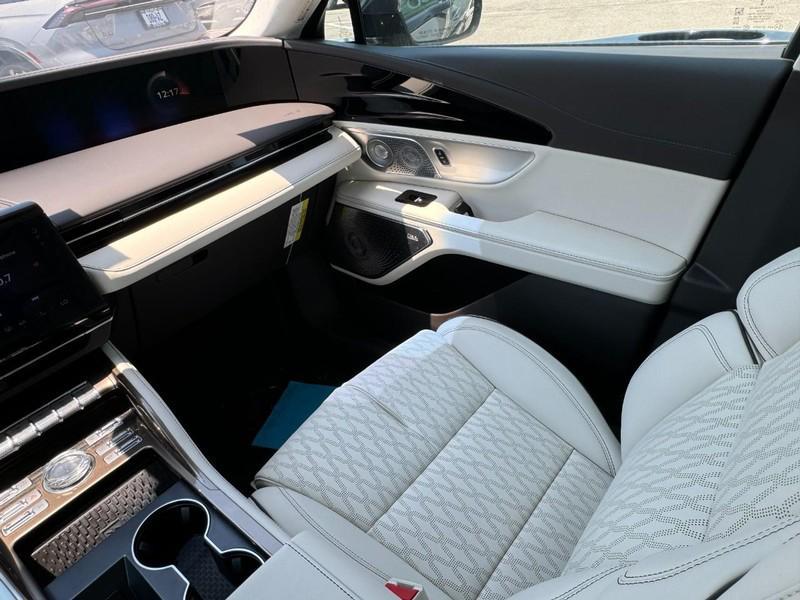 new 2024 Lincoln Nautilus car, priced at $69,217