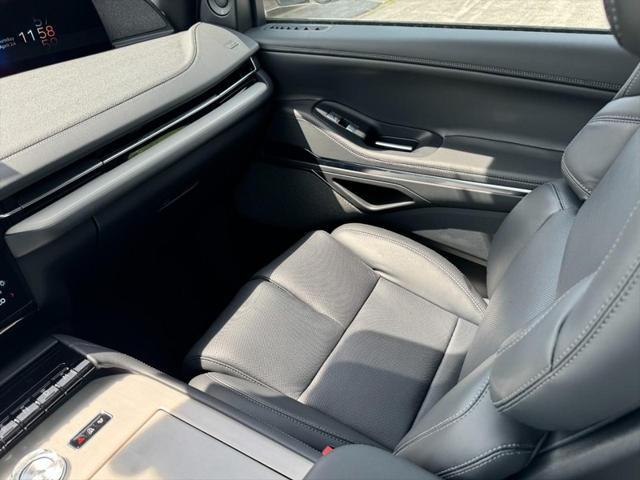new 2025 Lincoln Navigator car, priced at $105,985