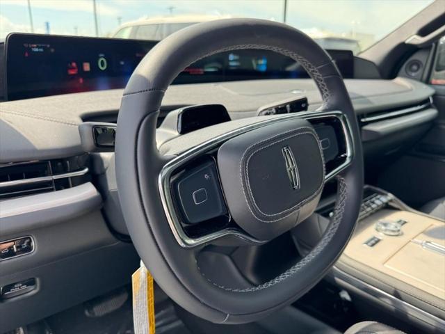 new 2025 Lincoln Navigator car, priced at $105,985