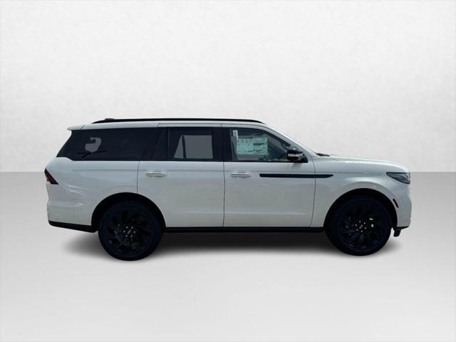 new 2025 Lincoln Navigator car, priced at $105,985