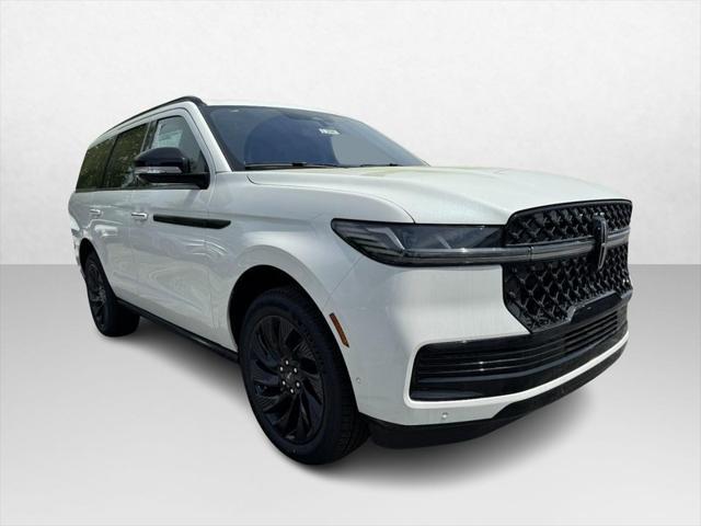 new 2025 Lincoln Navigator car, priced at $105,985