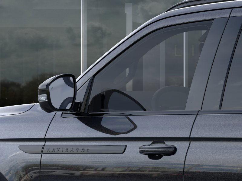 new 2025 Lincoln Navigator car, priced at $109,435