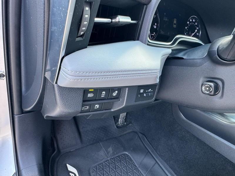 used 2019 Toyota Avalon car, priced at $27,499
