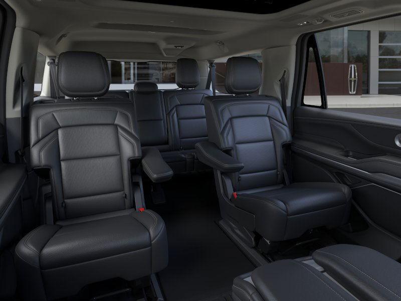 new 2025 Lincoln Navigator car, priced at $105,825