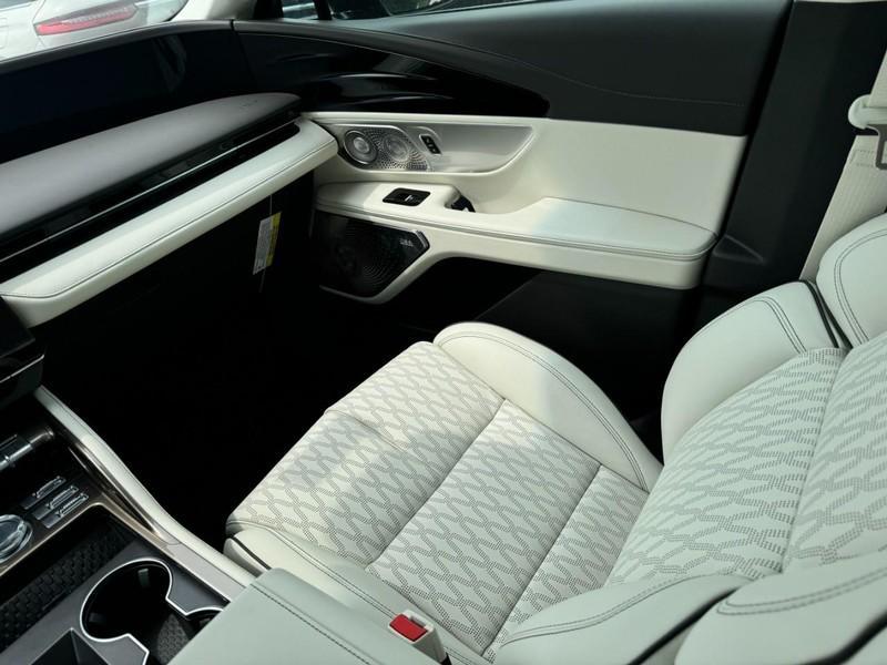 new 2024 Lincoln Nautilus car, priced at $71,000