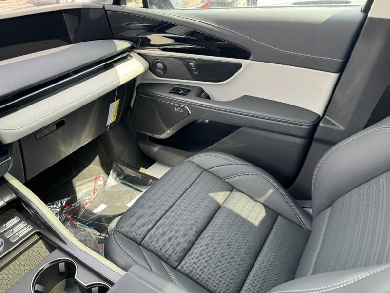 new 2025 Lincoln Nautilus car, priced at $62,705