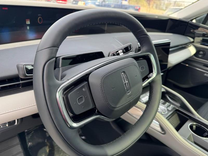 new 2025 Lincoln Nautilus car, priced at $62,705