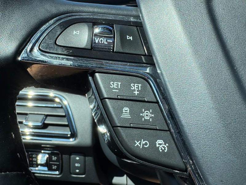used 2023 Lincoln Navigator car, priced at $60,000
