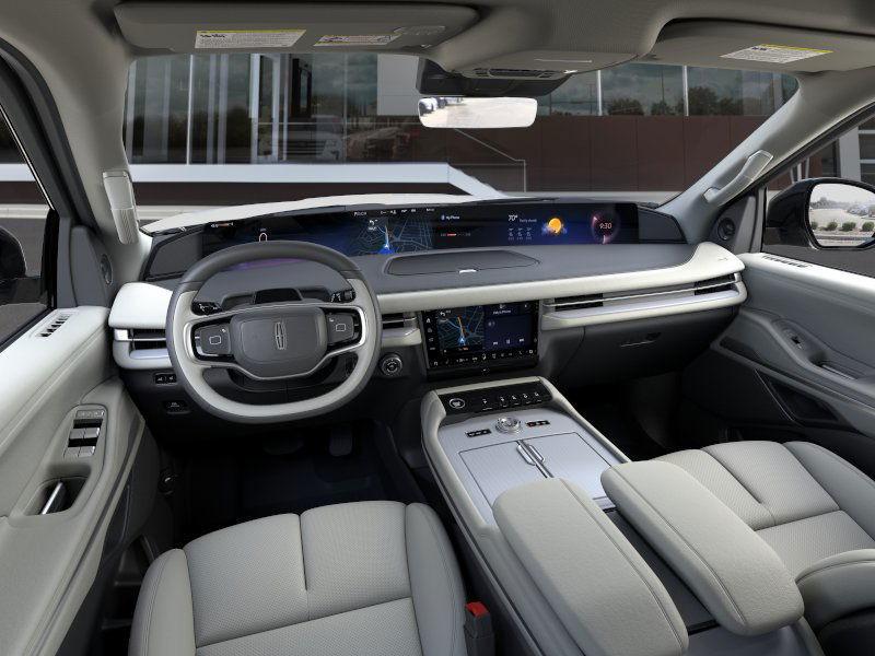 new 2025 Lincoln Navigator car, priced at $106,685