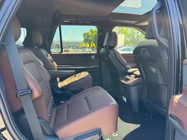 new 2025 Lincoln Navigator car, priced at $102,235