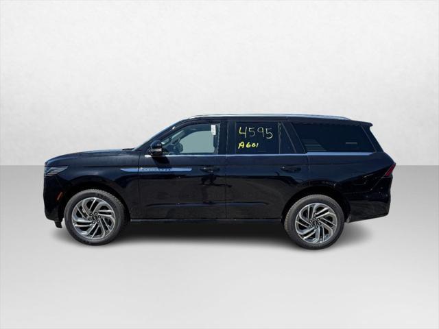 new 2025 Lincoln Navigator car, priced at $102,235