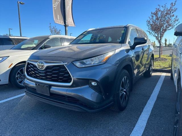 used 2020 Toyota Highlander car, priced at $30,088