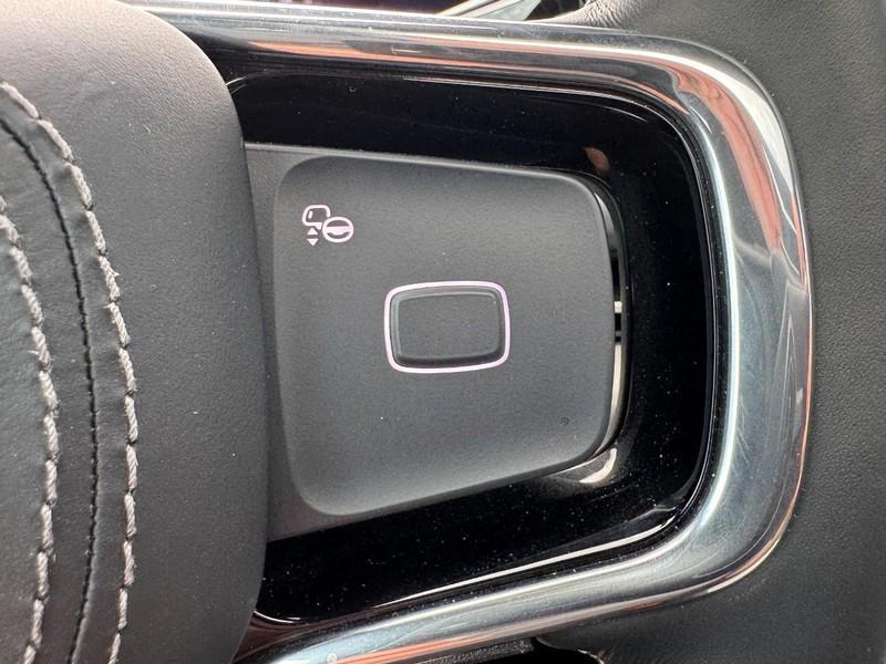 used 2025 Lincoln Navigator car, priced at $105,117