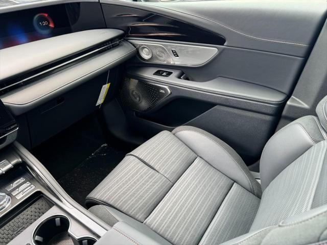 new 2025 Lincoln Nautilus car, priced at $64,230
