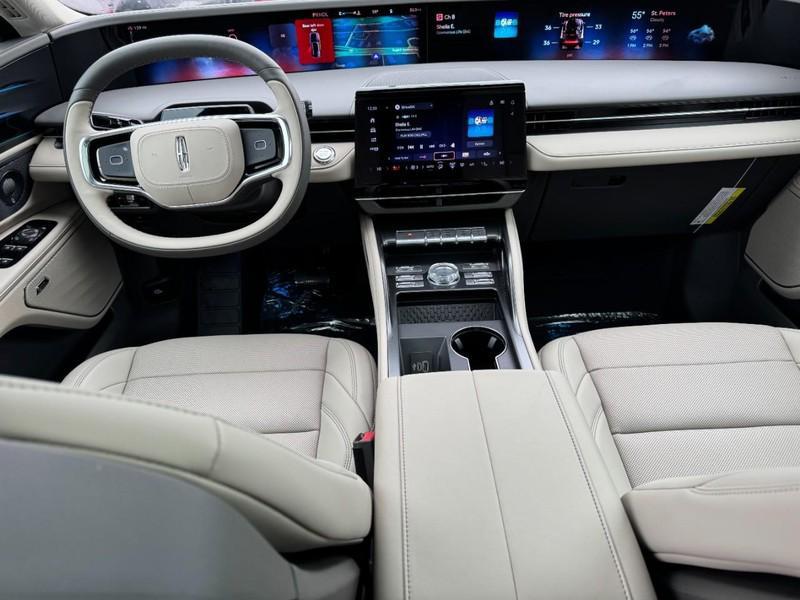 new 2025 Lincoln Nautilus car, priced at $62,544