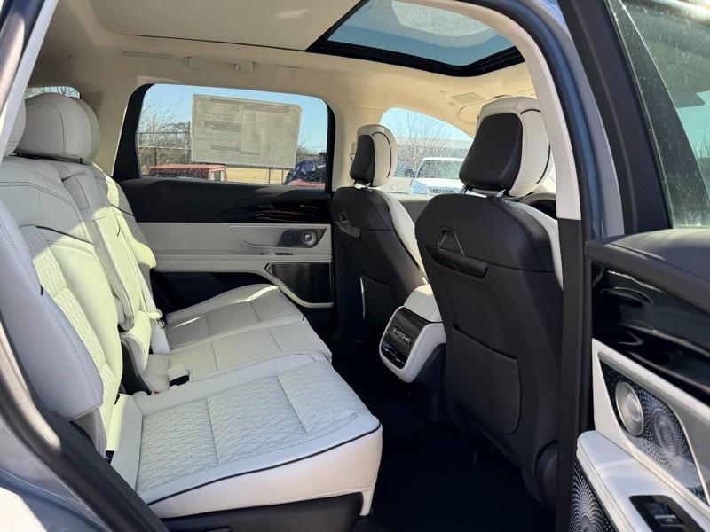 new 2025 Lincoln Nautilus car, priced at $77,395