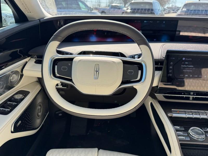 new 2025 Lincoln Nautilus car, priced at $77,395
