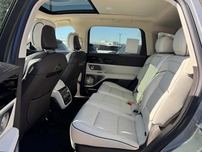 new 2025 Lincoln Nautilus car, priced at $77,395