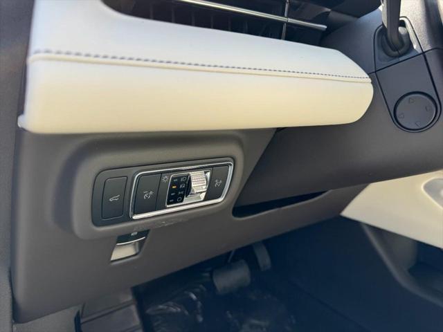 new 2025 Lincoln Nautilus car, priced at $70,112