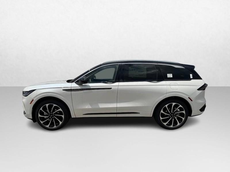 new 2025 Lincoln Nautilus car, priced at $77,395