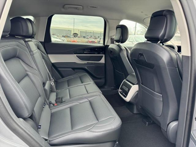 new 2025 Lincoln Nautilus car, priced at $50,174