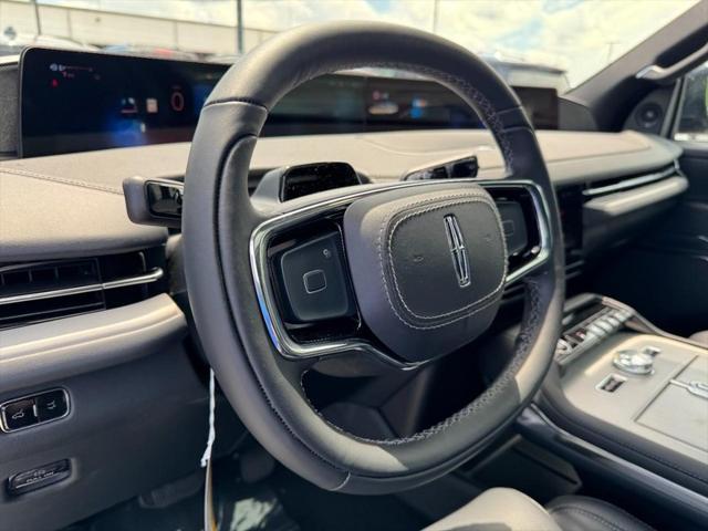 new 2025 Lincoln Navigator car, priced at $111,545
